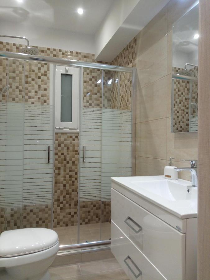 Cozy Studio Near Victoria Metro Station Atena Exterior foto