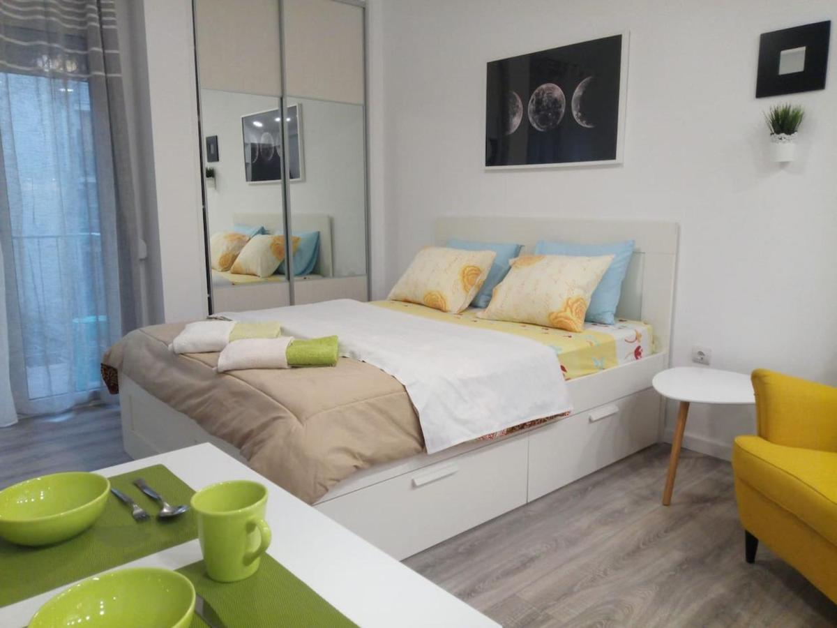 Cozy Studio Near Victoria Metro Station Atena Exterior foto
