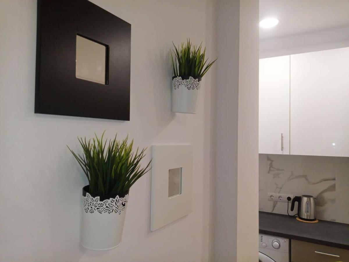 Cozy Studio Near Victoria Metro Station Atena Exterior foto
